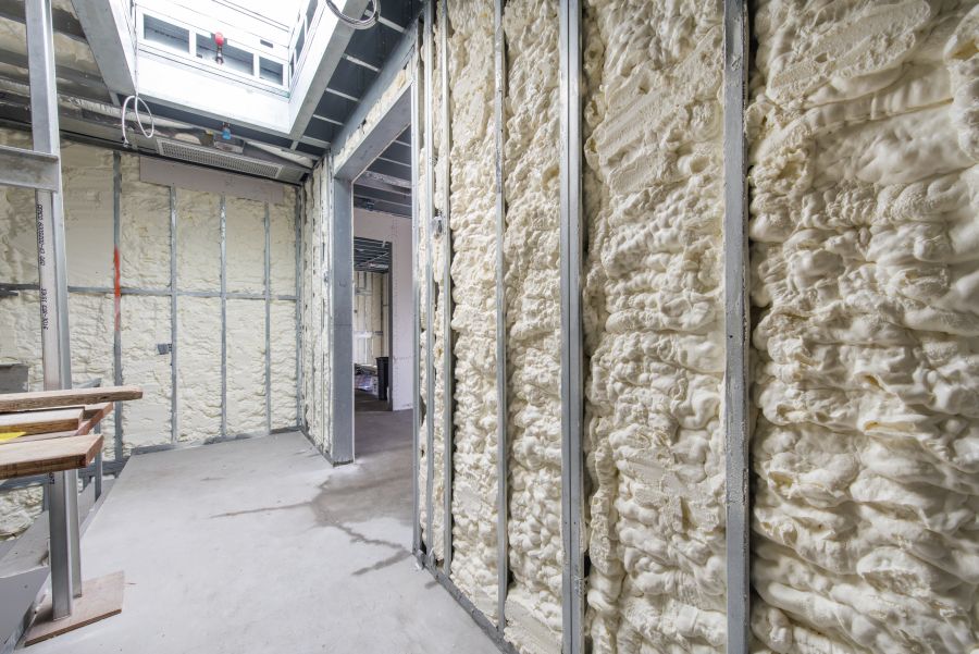 Zateplení stěn izolací ICYNENE