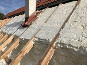 Chytrá volba zateplení pro vaši střechu. Aplikace shora