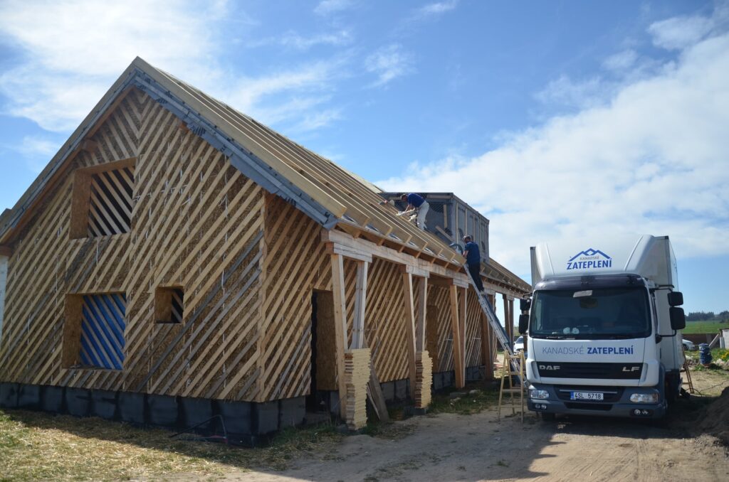 Nadkrokevní zateplení v obci Studénka